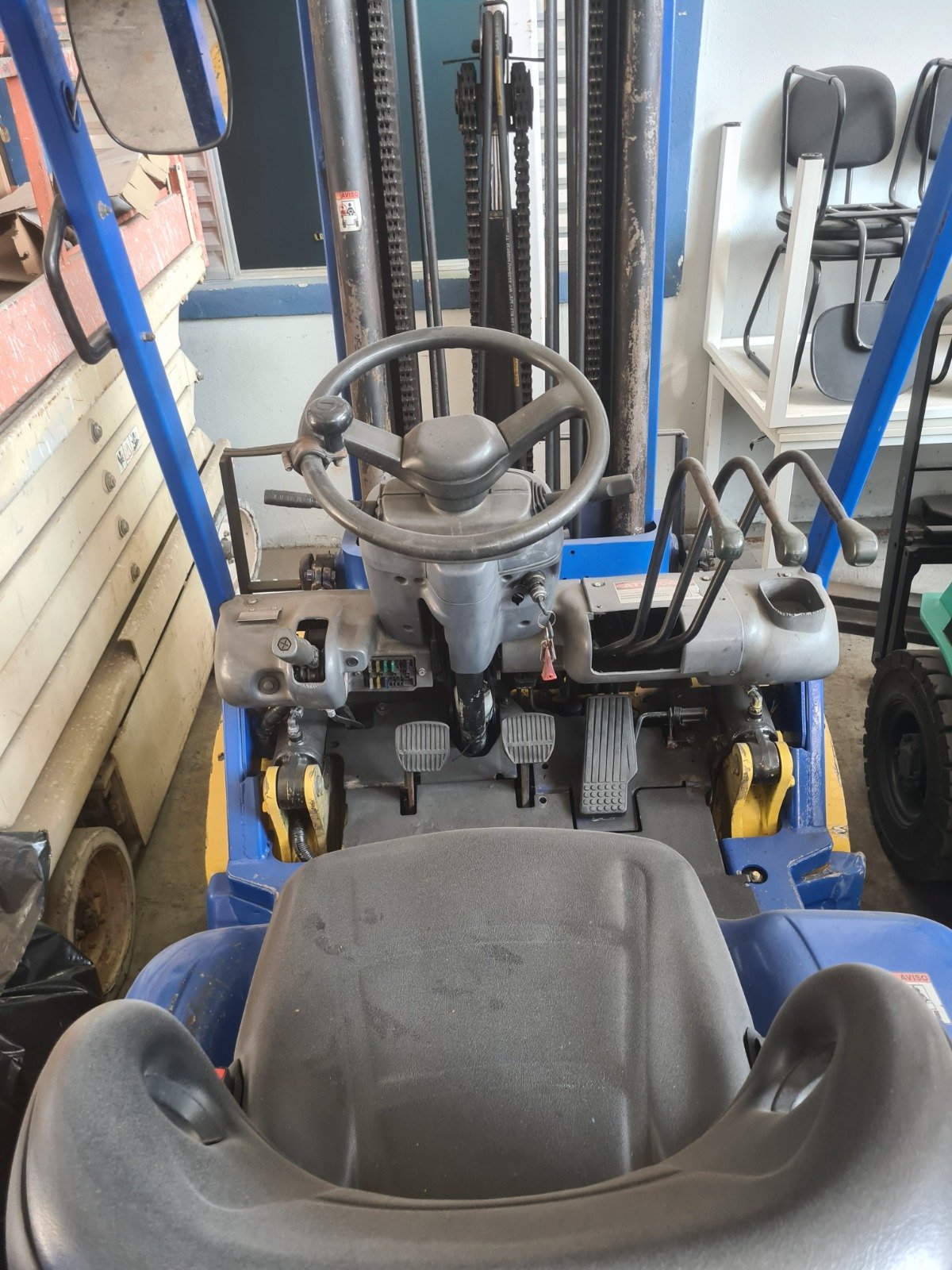 Empilhadeira Combustão - Komatsu - FG25