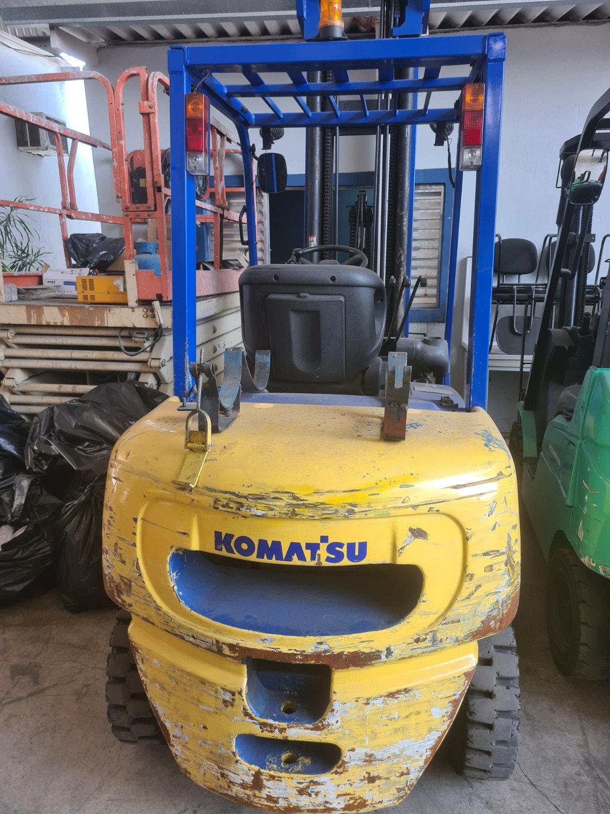 Empilhadeira Combustão - Komatsu - FG25