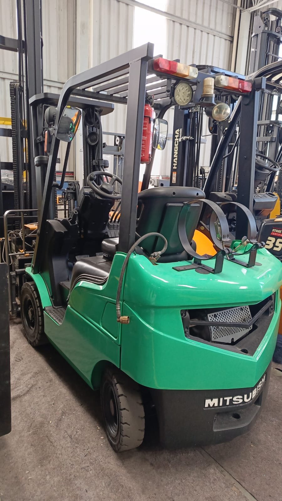 Empilhadeira Combustão - Mitsubishi - FG18NM