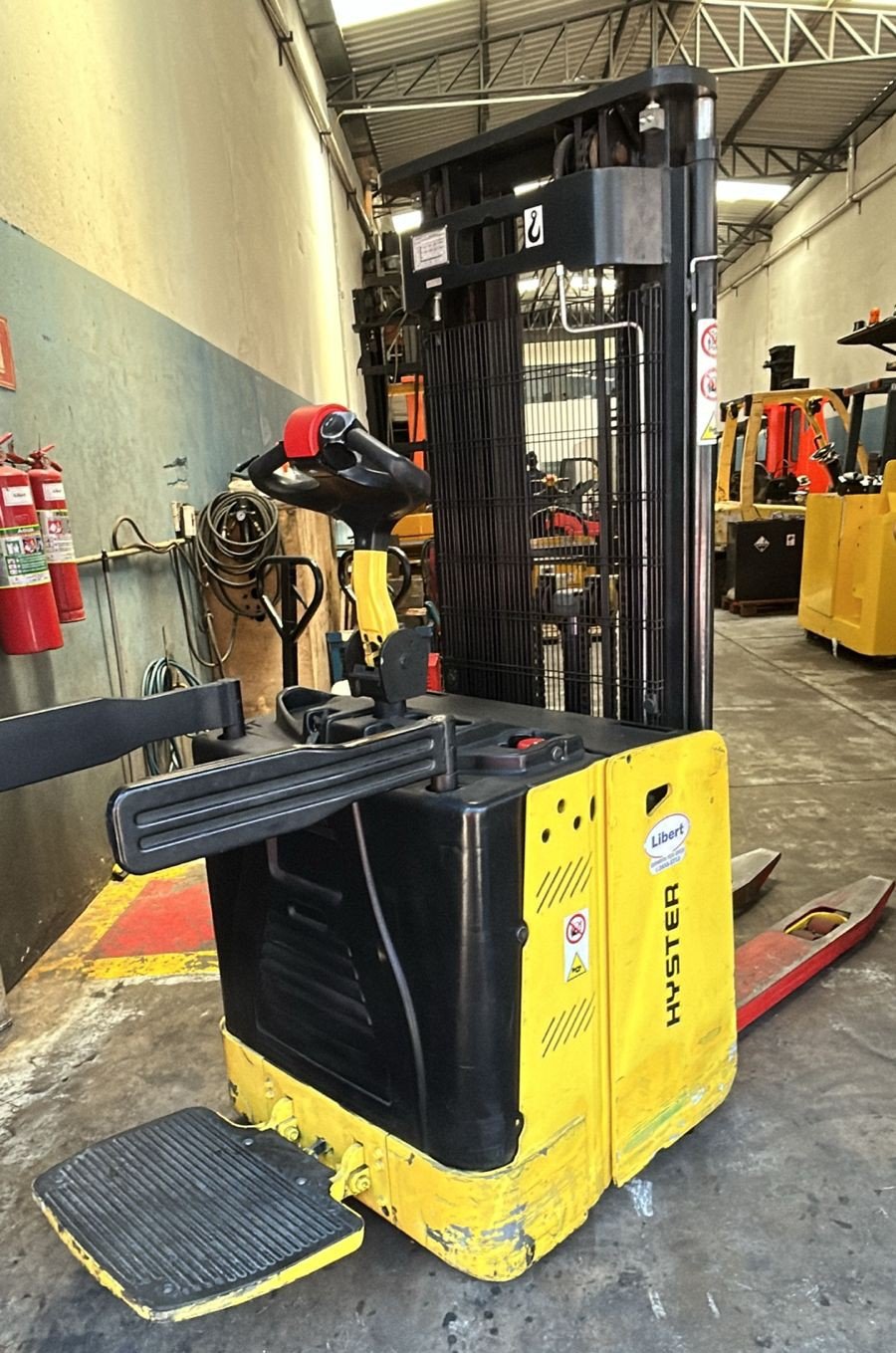 Empilhadeira Paleteira - Hyster - S1.5S