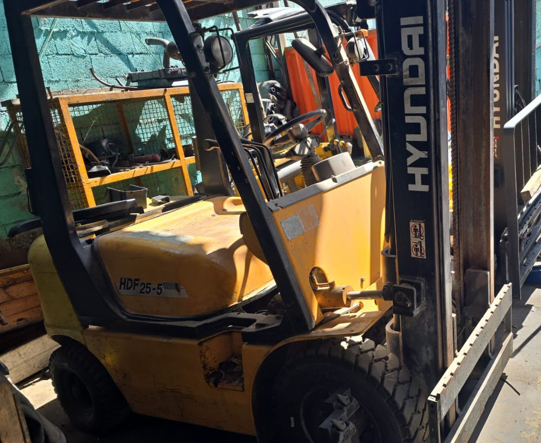 Empilhadeira Combustão - Hyundai - HDF25
