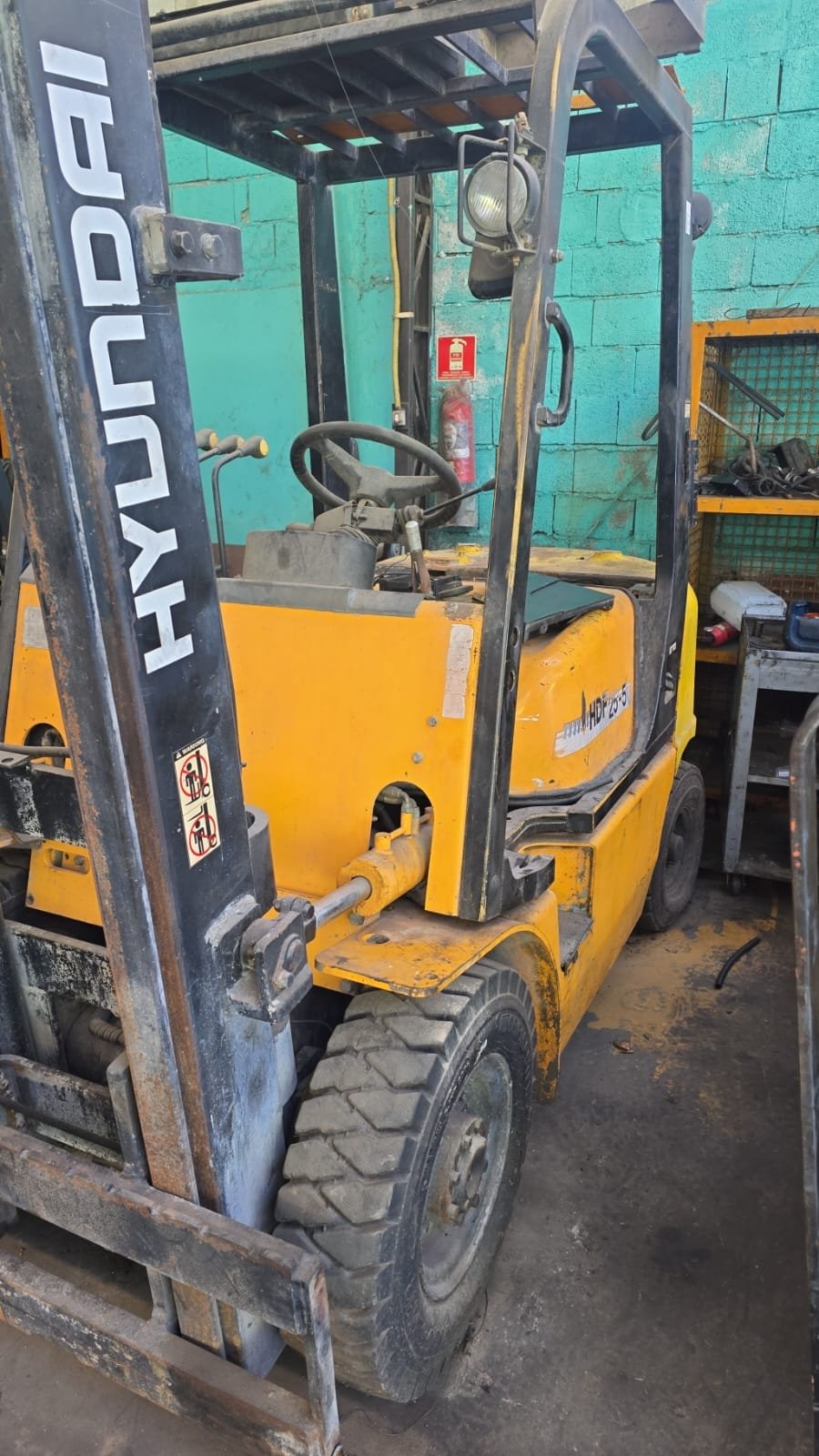 Empilhadeira Combustão - Hyundai - HDF25