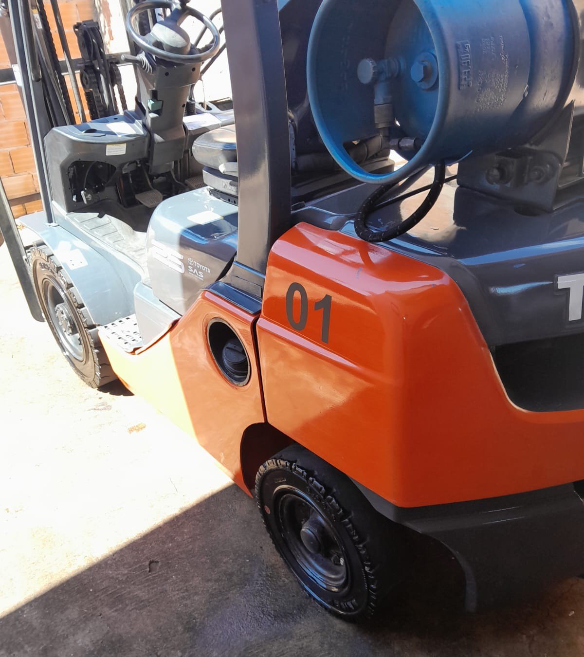 Empilhadeira Combustão - Toyota - 8FG25