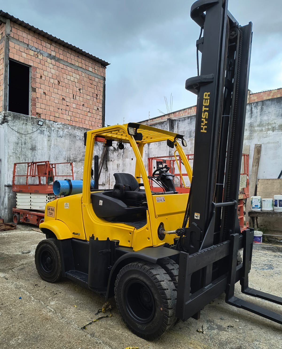 Empilhadeira Combustão - Hyster - H155FT