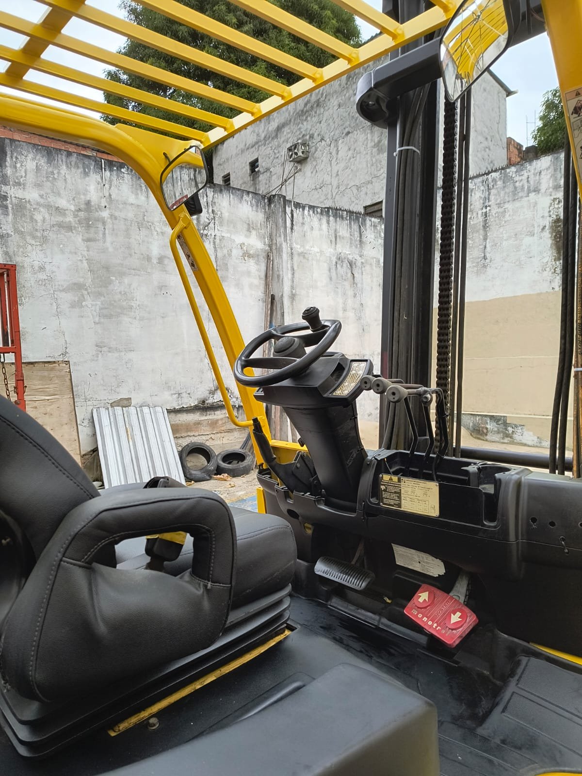 Empilhadeira Combustão - Hyster - H155FT