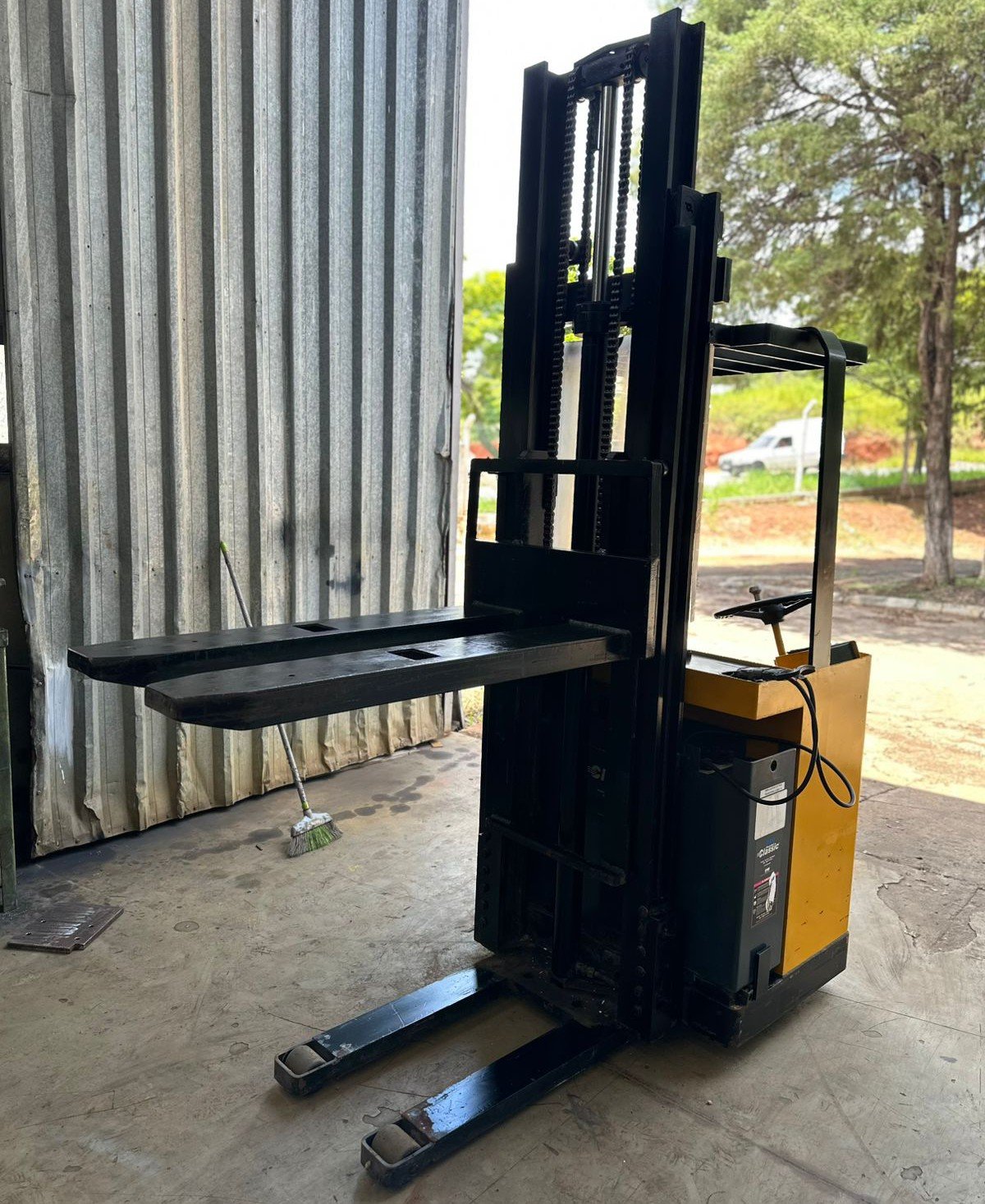 Empilhadeira Paleteira - Ameise - EKC 15G