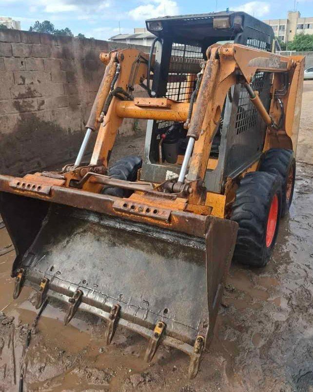 Mini Carregadeira - Case - 410