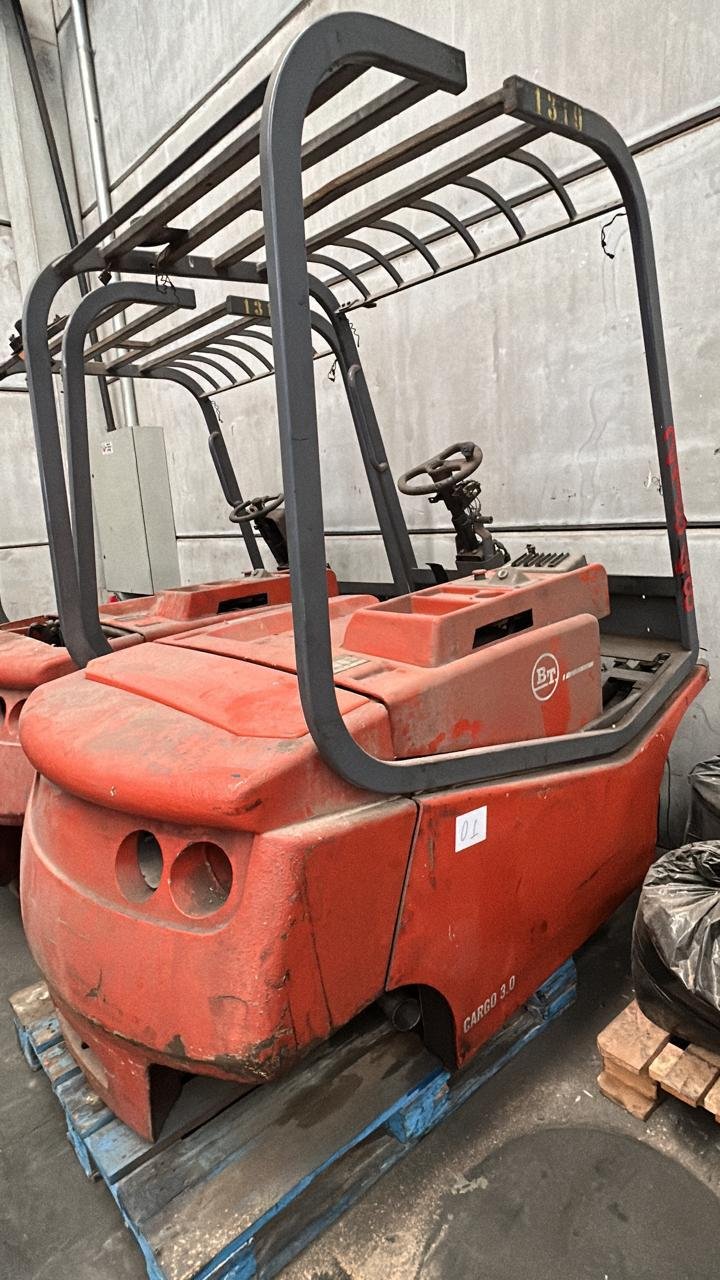 Empilhadeira Contrabalanceada - 02 Toyota / BT - CBE 3.0