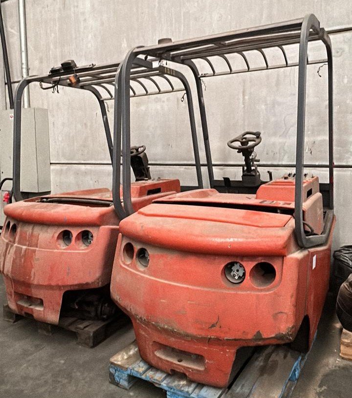 Empilhadeira Contrabalanceada - 02 Toyota / BT - CBE 3.0