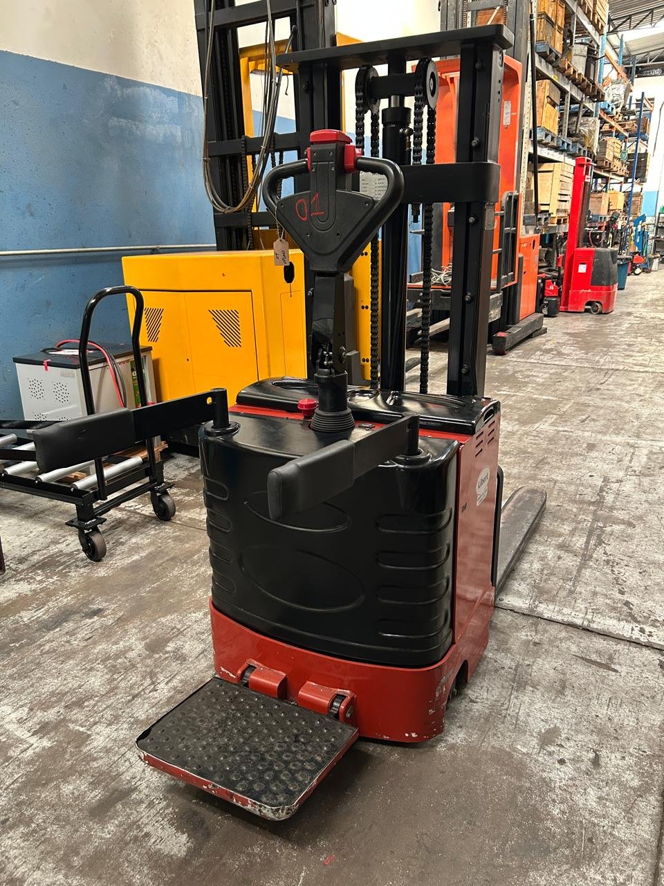 Empilhadeira Transpaleteira - Heli - CDD20