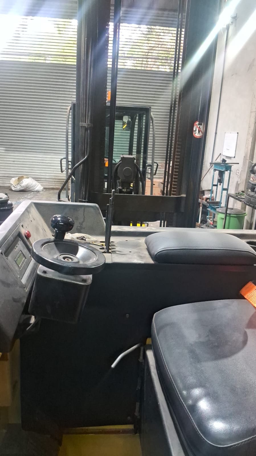 Empilhadeira Retrátil - Skam - EPR