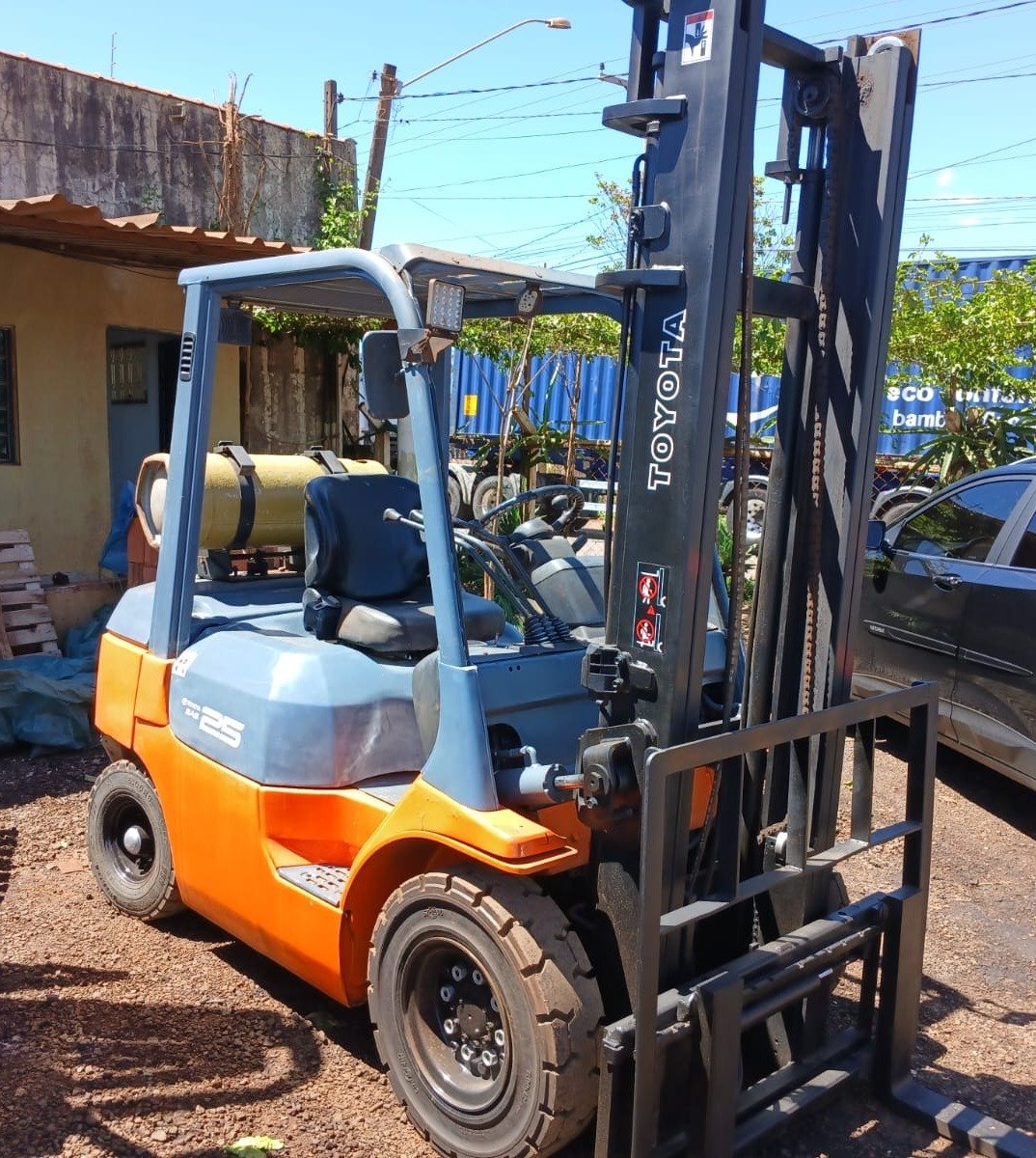 Empilhadeira Combustão - Toyota - 7FG25