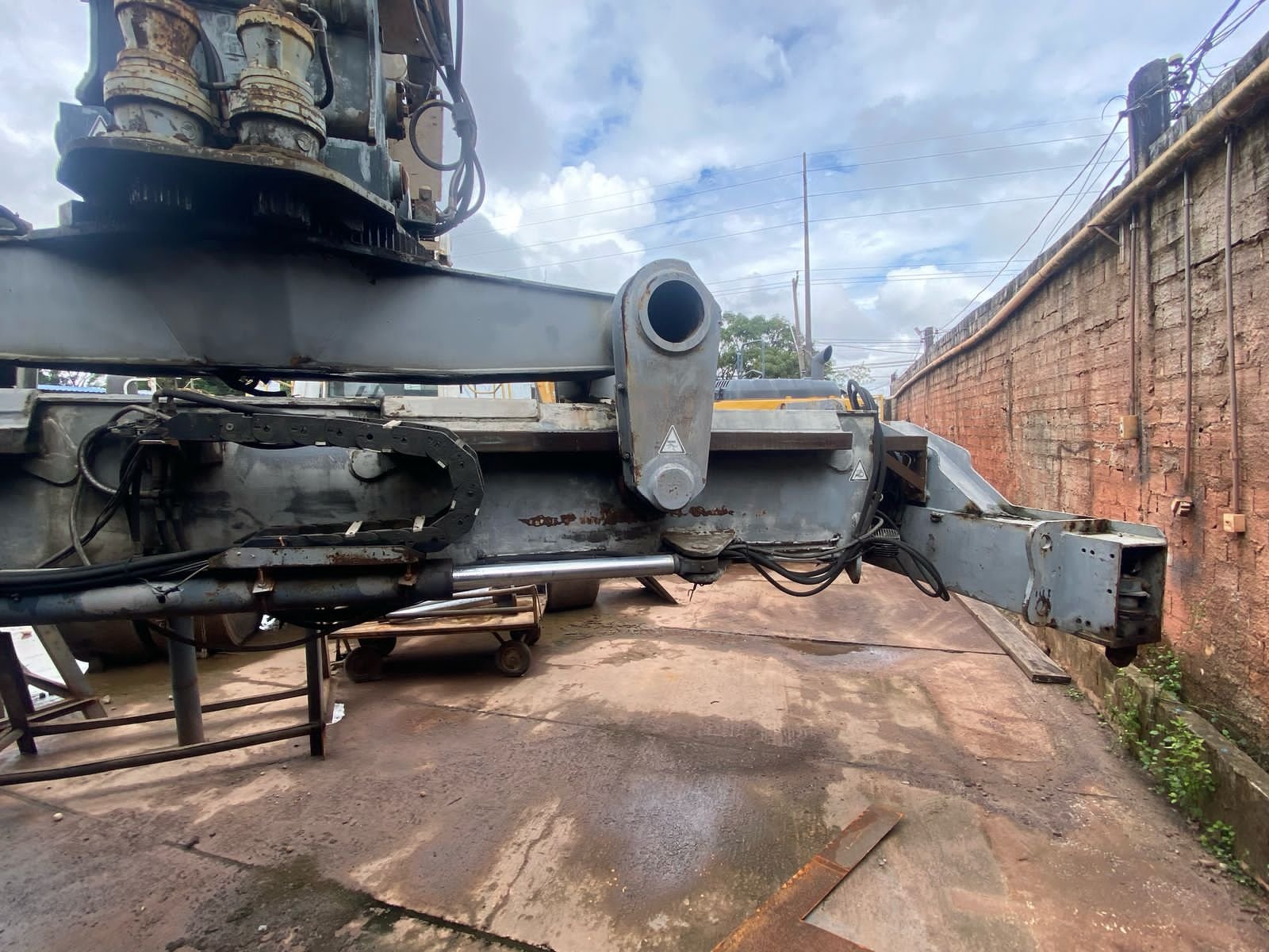 Empilhadeira Reach Stacker - Terex - TFC45