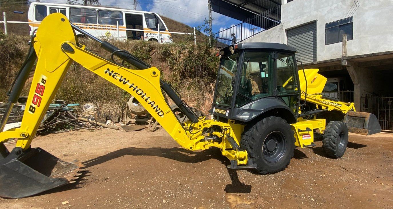 Retroescavadeira - New Holland - B95B