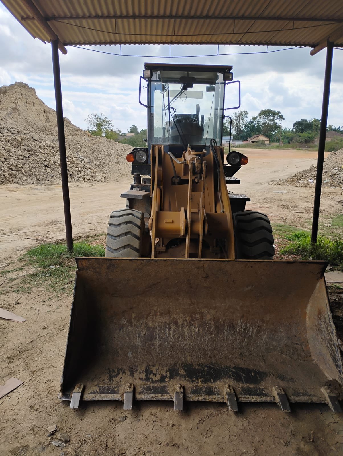 Pá Carregadeira - SEM - 618D