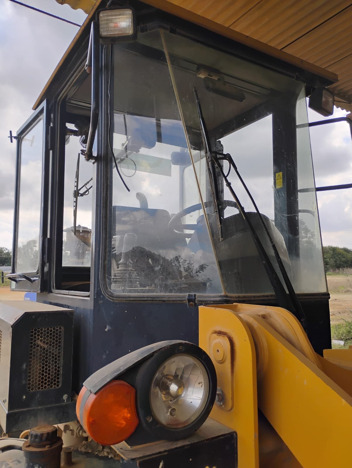 Pá Carregadeira - SEM - 618D