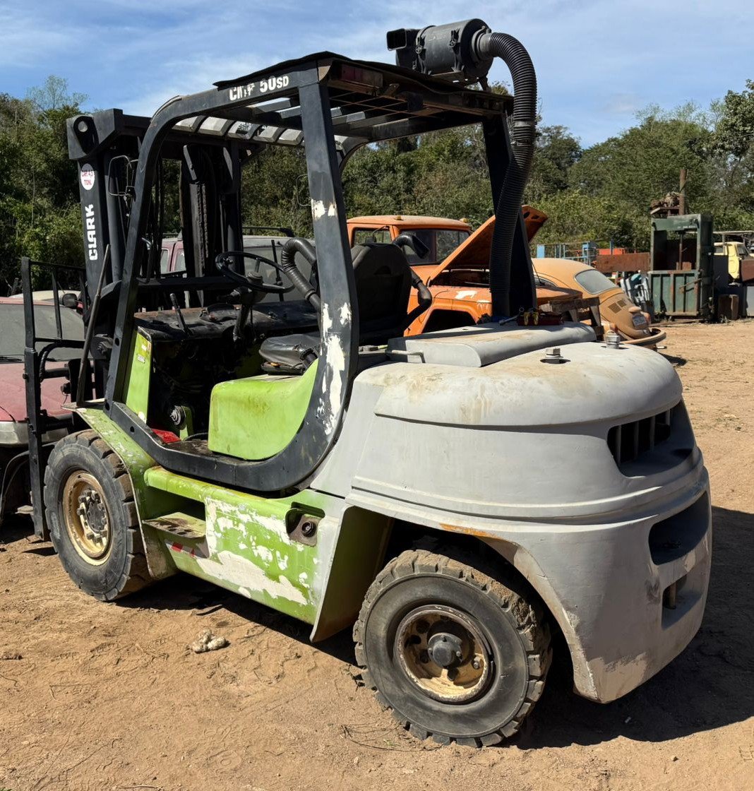 Empilhadeira Combustão - Clark - CMP50