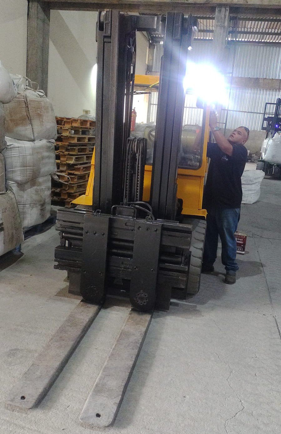 Empilhadeira Combustão - Hyster - H110XM