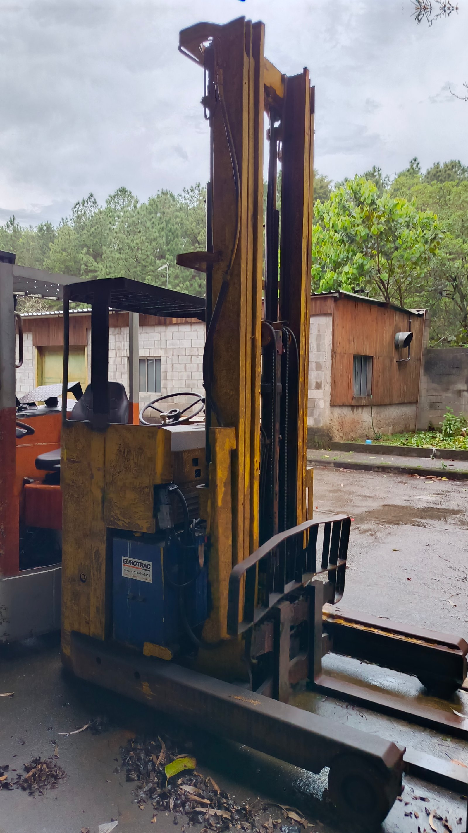 Empilhadeira Retrátil - Toyota - FBRE18