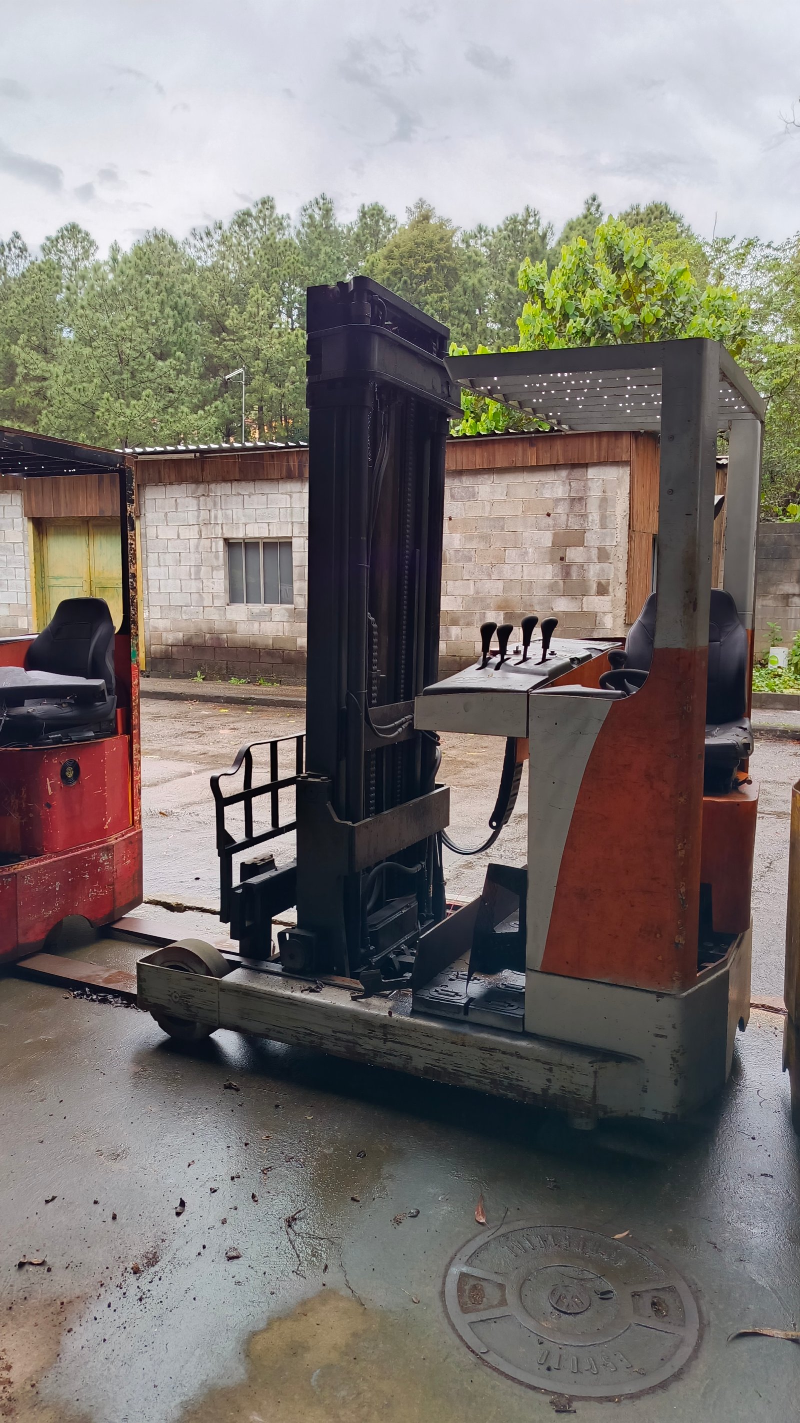 Empilhadeira Retrátil - Ameise - ETV2000