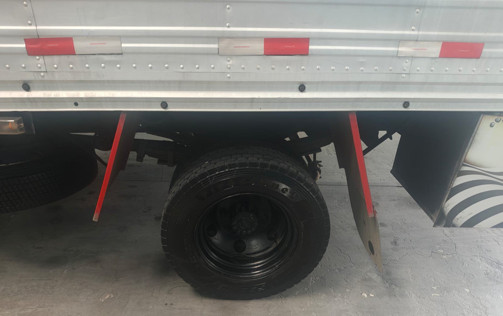 Caminhão - Ford - Cargo 712