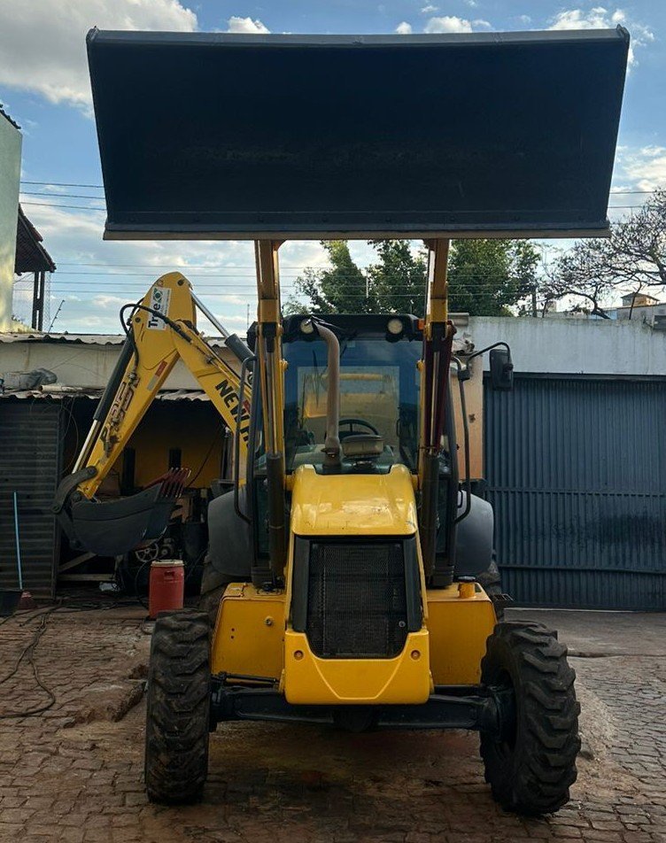 Retroescavadeira - New Holland - B95B