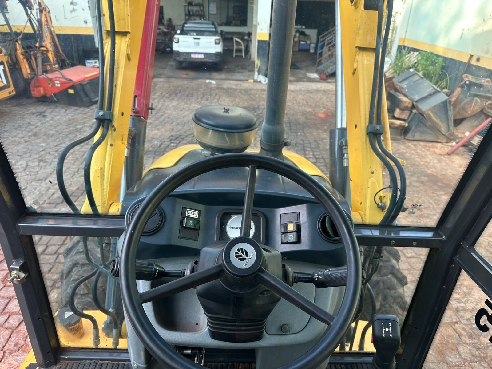 Retroescavadeira - New Holland - B95B