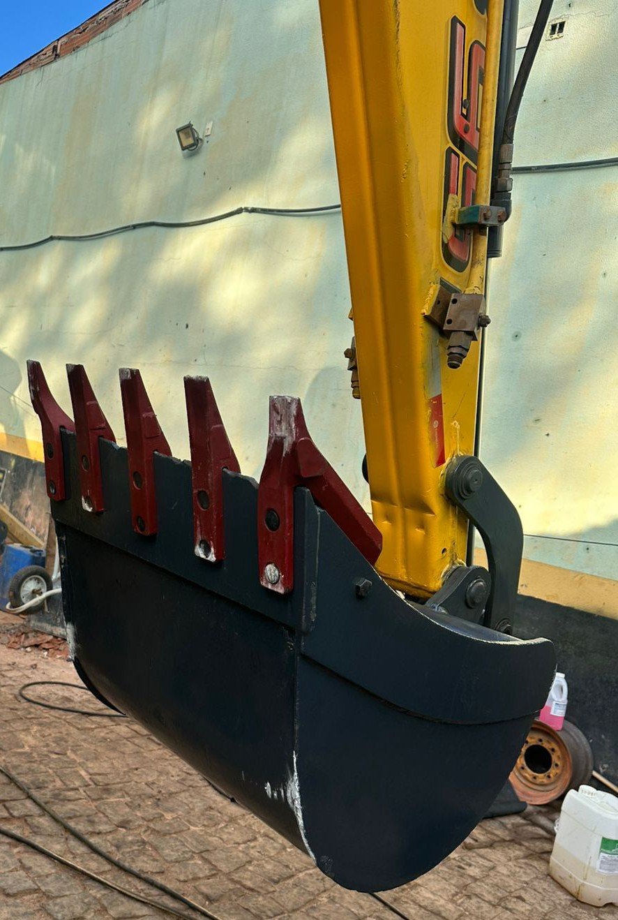 Retroescavadeira - New Holland - B95B