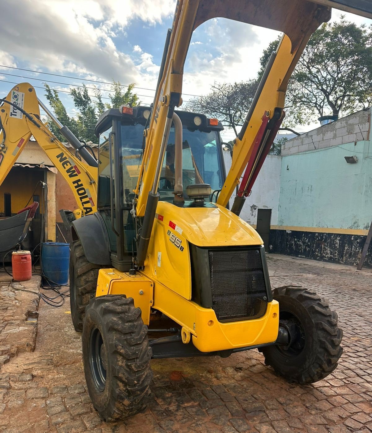 Retroescavadeira - New Holland - B95B