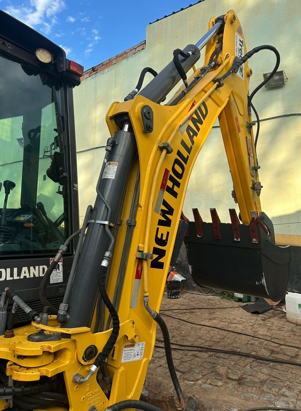 Retroescavadeira - New Holland - B95B