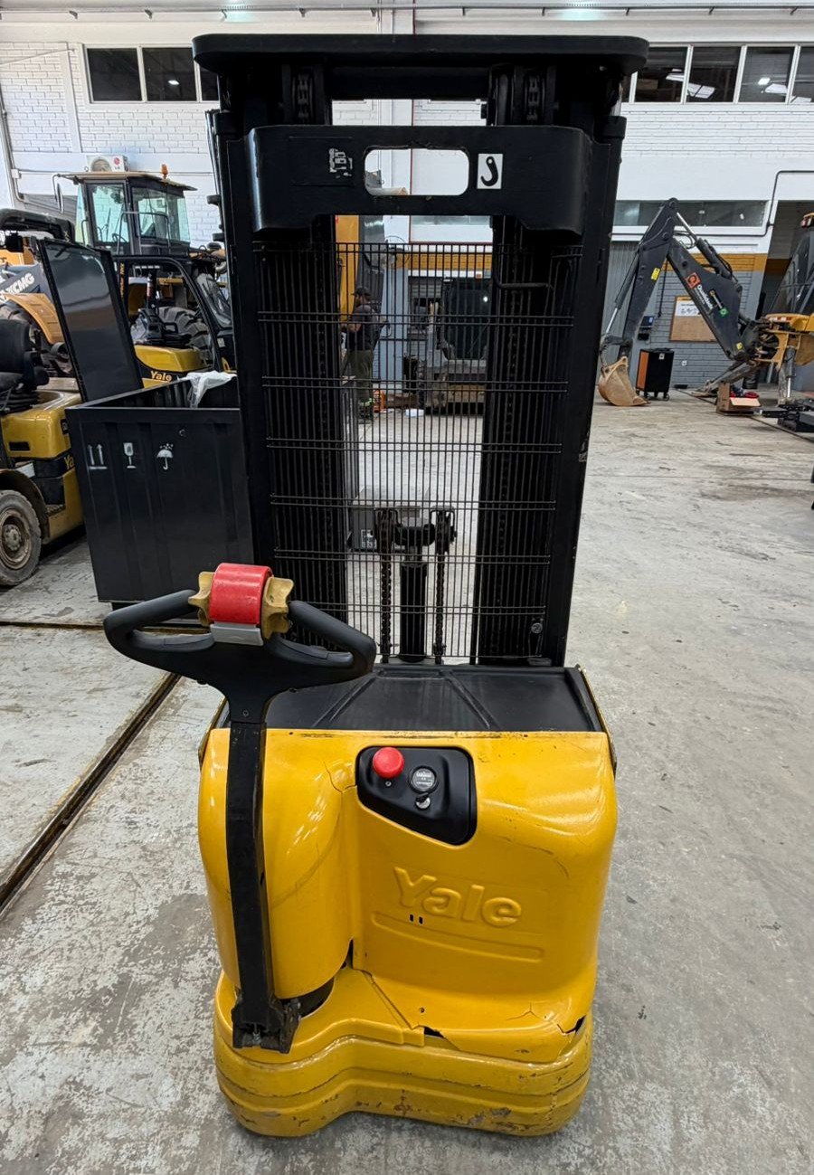 Empilhadeira Transpaleteira - Yale - MS16