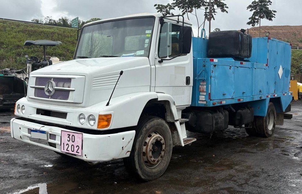 Caminhão - Mercedes Benz - 1318