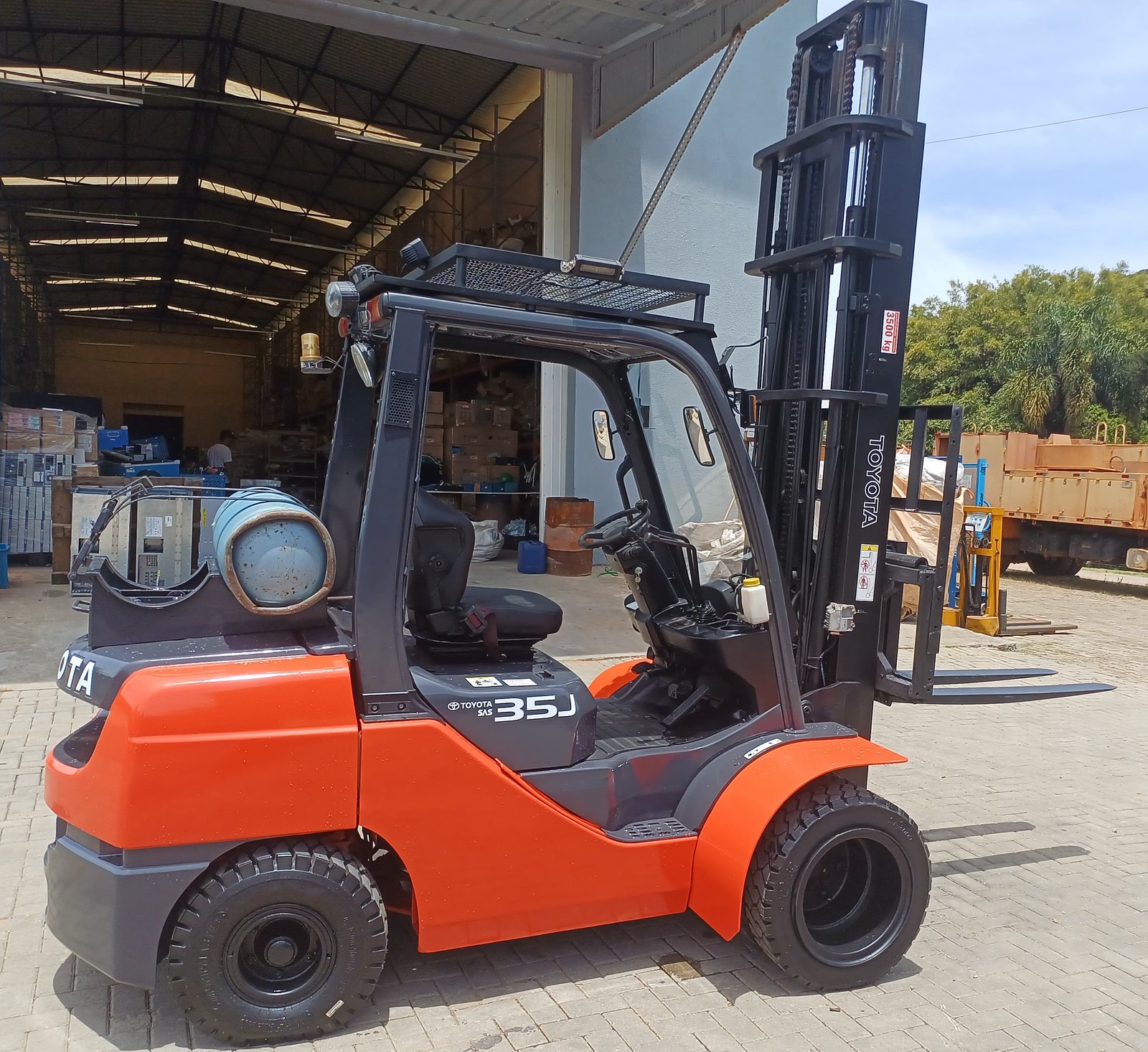 Empilhadeira Combustão - Toyota - 8FG35
