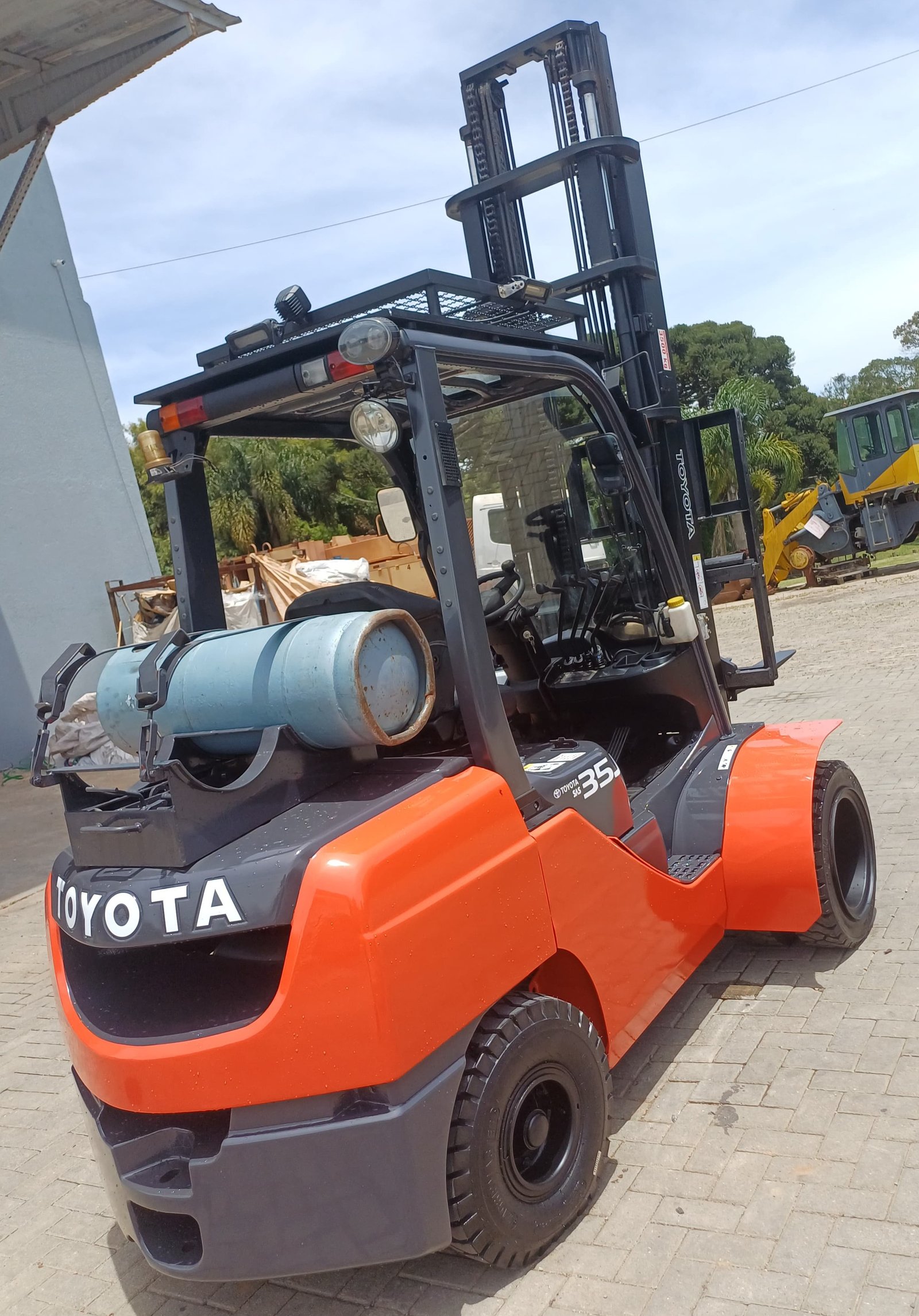 Empilhadeira Combustão - Toyota - 8FG35