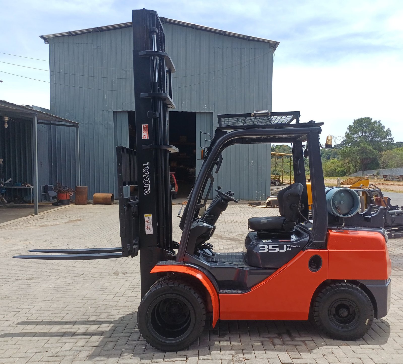 Empilhadeira Combustão - Toyota - 8FG35