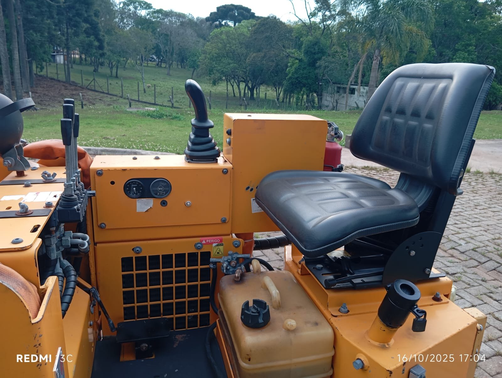 Mini Carregadeira - Vicon - PX4 Trantor