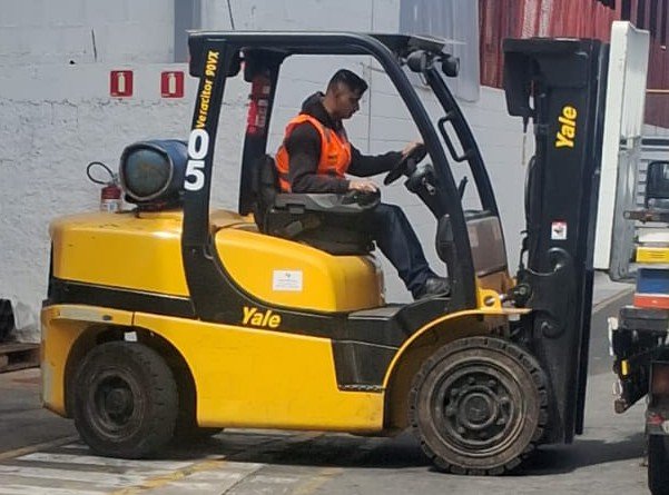 Empilhadeira Combustão - Yale - GP090VX