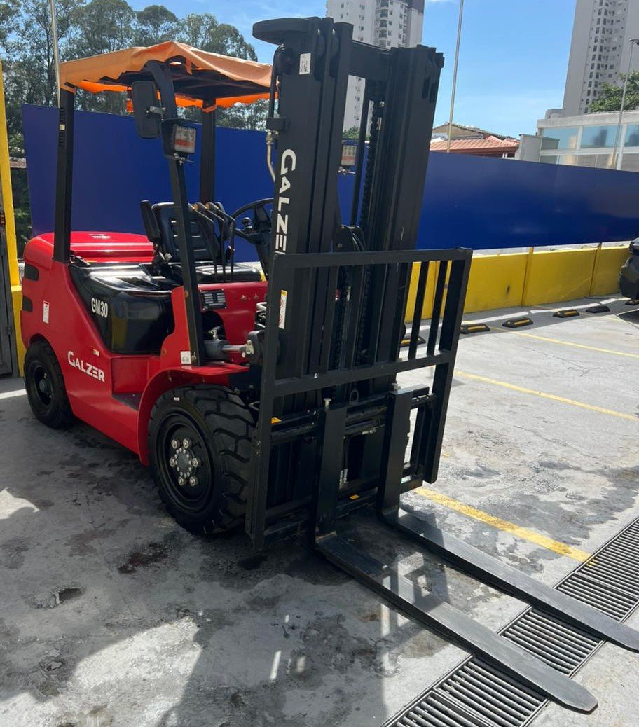 Empilhadeira Combustão - Galzer - CPCD30