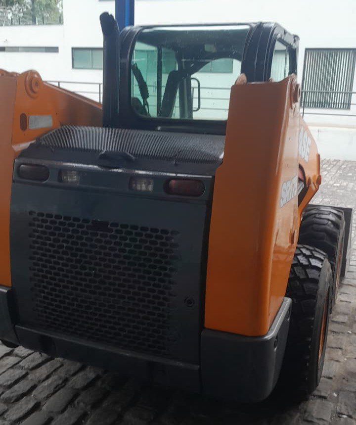 Mini Carregadeira - Case - SR175