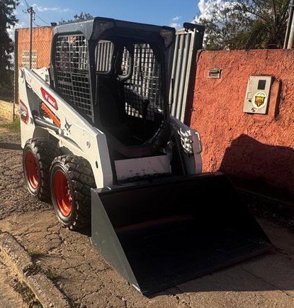 Mini Carregadeira - BobCat - S450