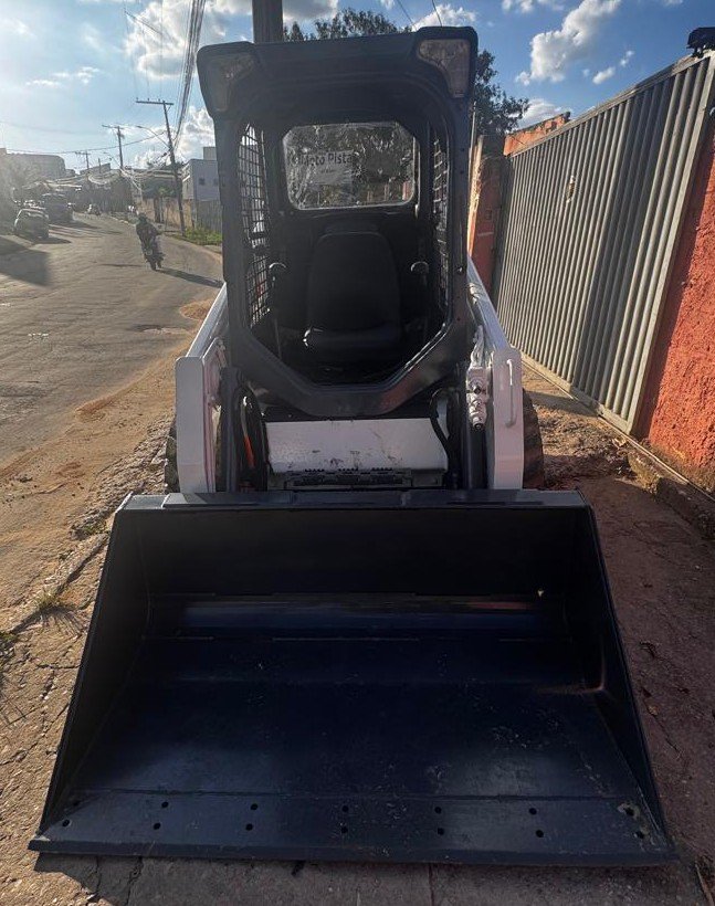 Mini Carregadeira - BobCat - S450