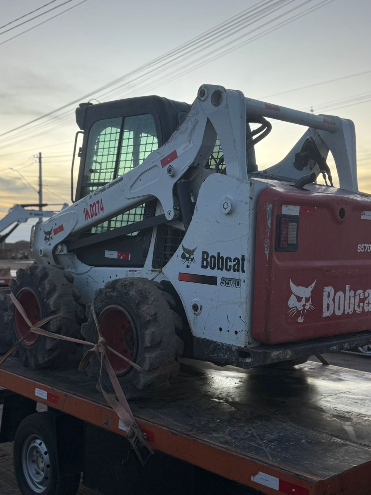 Mini Carregadeira - BobCat - S570