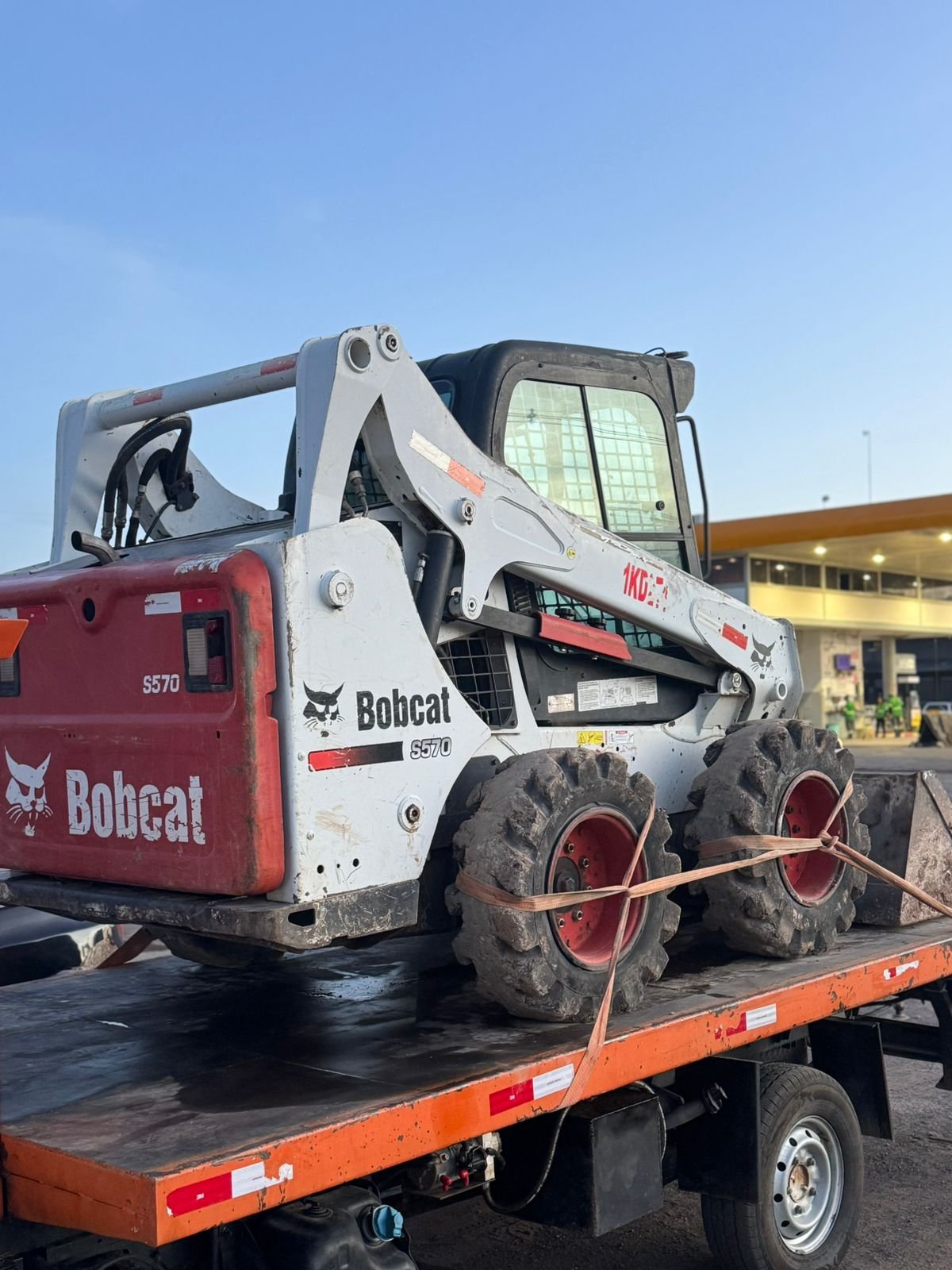 Mini Carregadeira - BobCat - S570