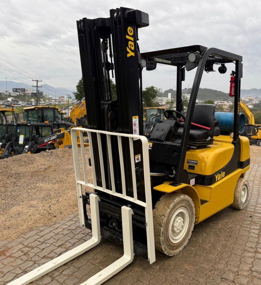 Empilhadeira Combustão - Yale - GP050MX