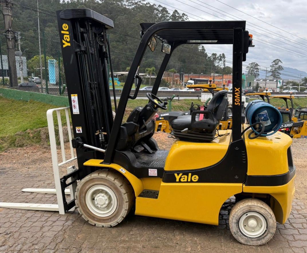 Empilhadeira Combustão - Yale - GP050MX