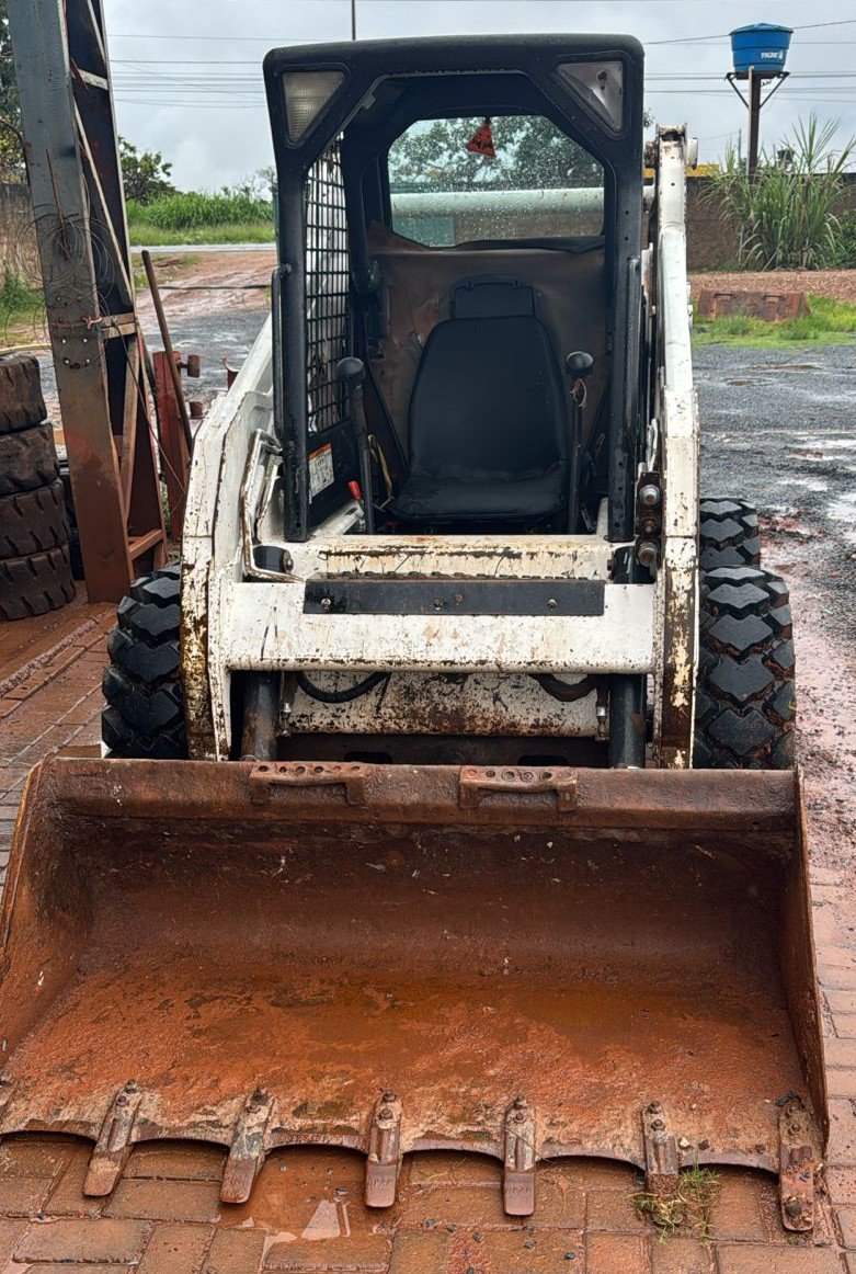 Mini Carregadeira - BobCat - S175