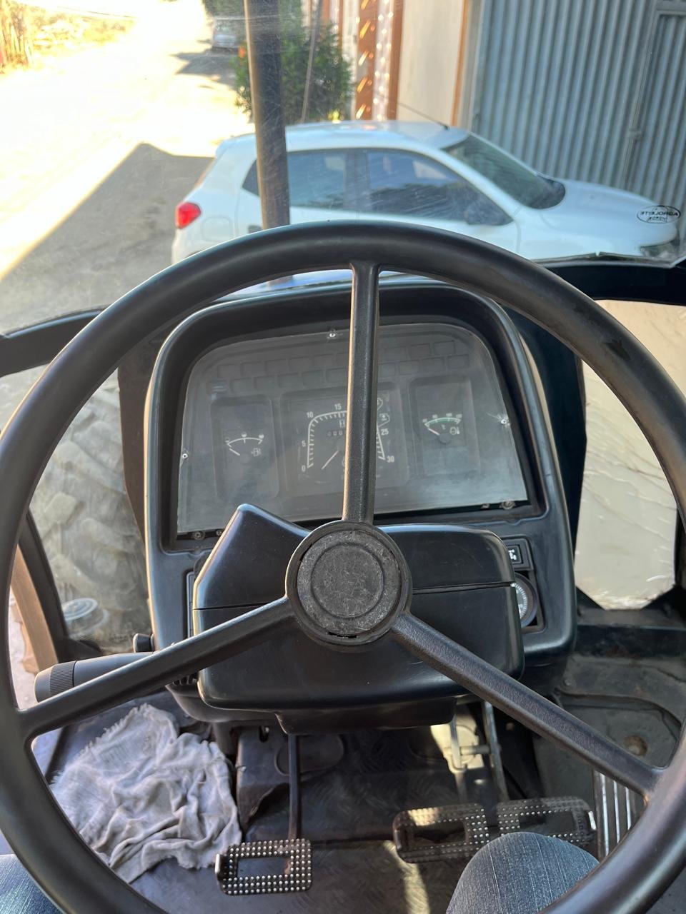 Trator Agrícola - New Holland - TL75