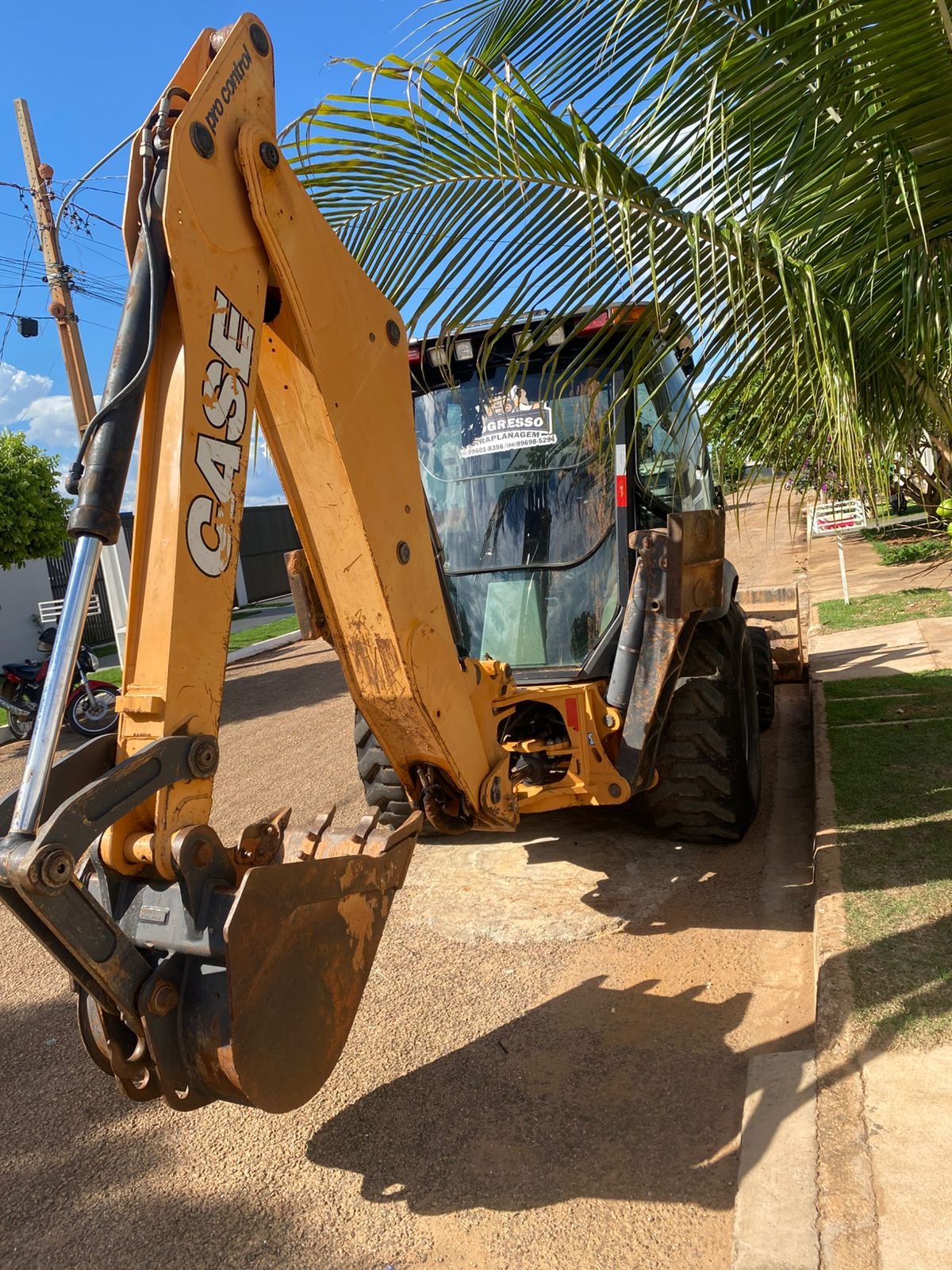 Retroescavadeira - Case - 580N