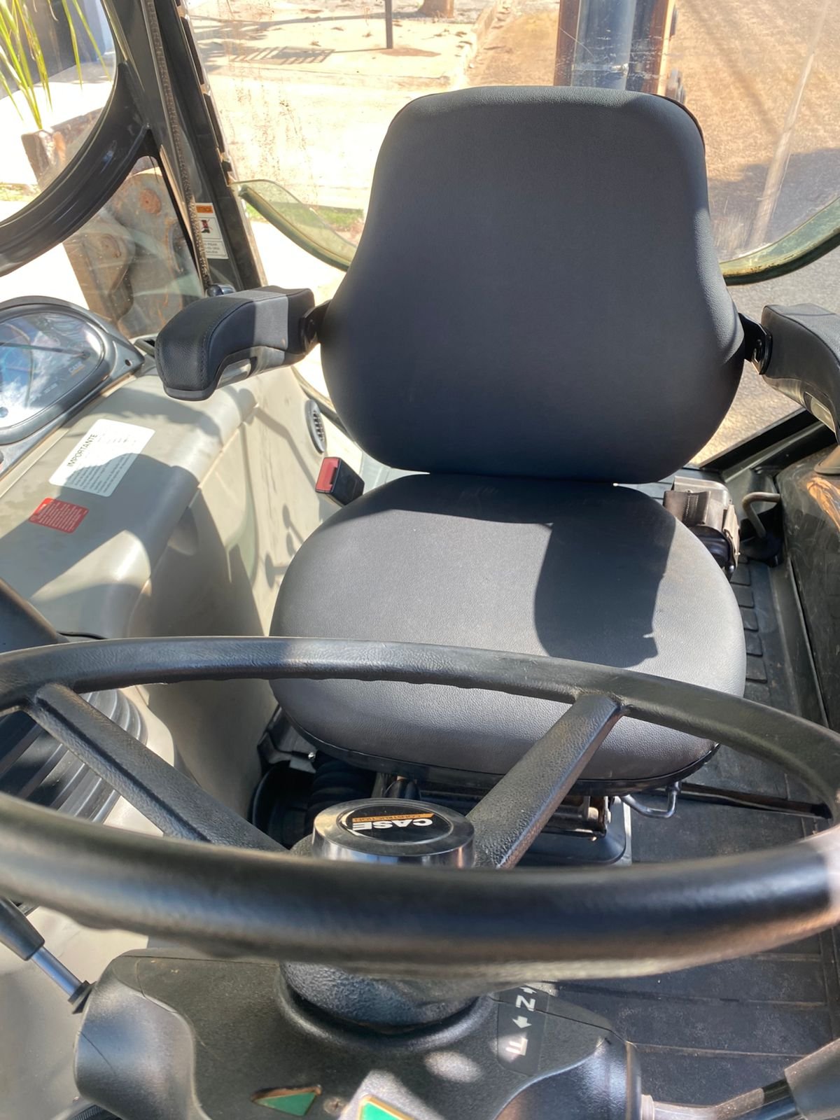 Retroescavadeira - Case - 580N