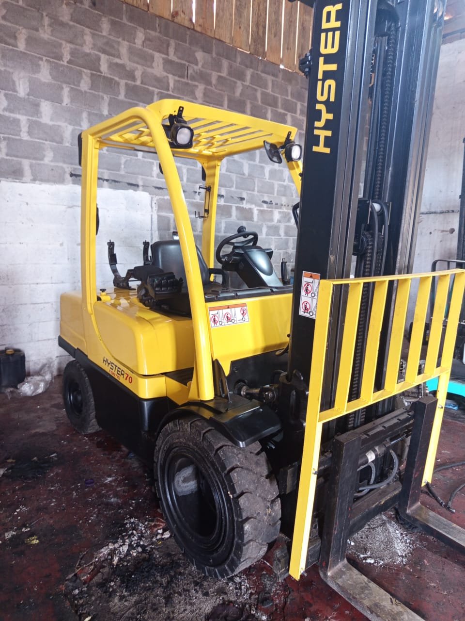 Empilhadeira Combustão - Hyster - H70FT